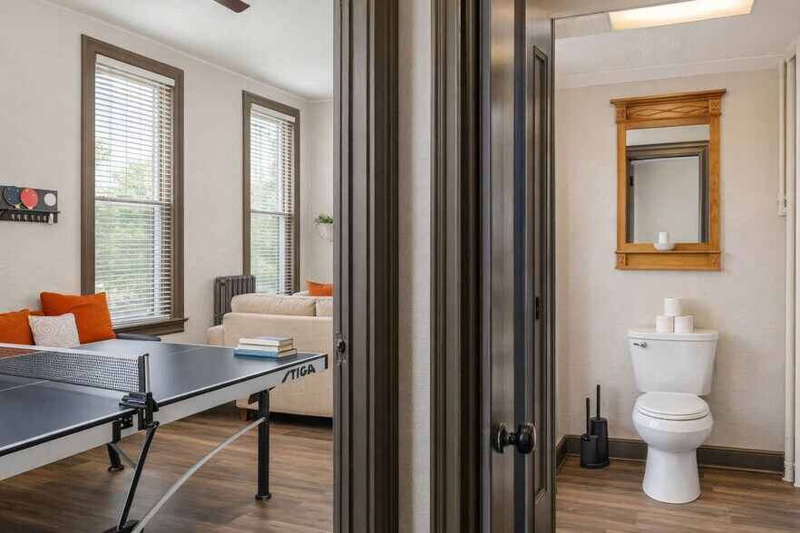 Building Photo - 101 Algoma Blvd