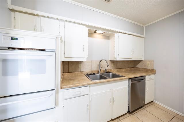 Building Photo - 2731 Forest Grove Dr