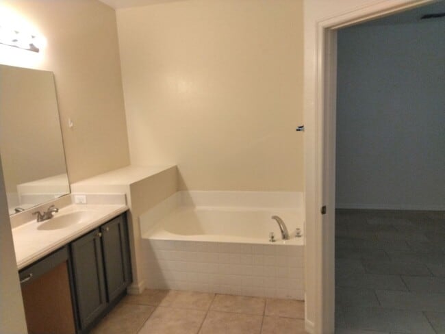Building Photo - 554 Reddicks Cir