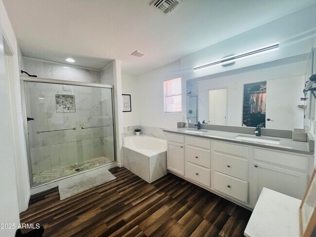 Building Photo - 2310 W Spencer Run