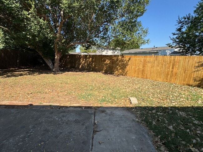 Building Photo - 314 SW 68th-AVAILABLE NOW!