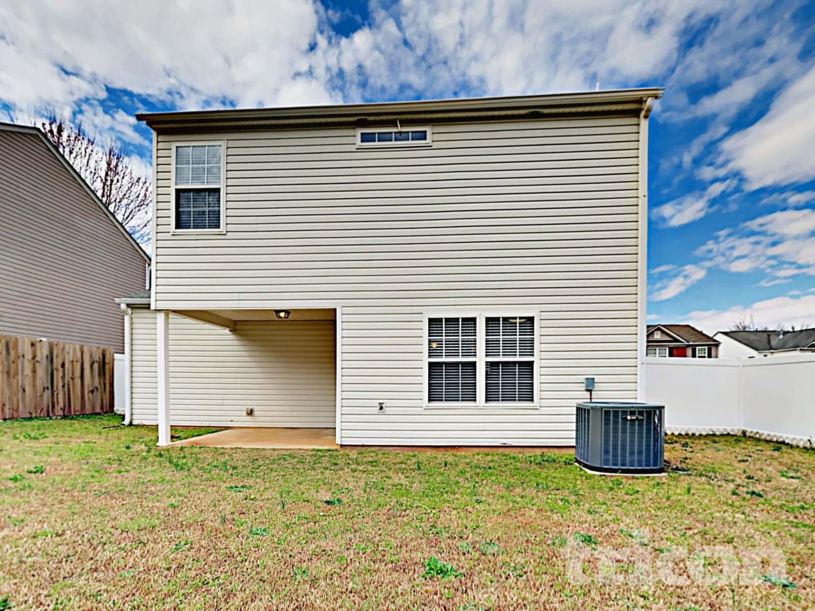 Building Photo - 242 Oak Grove Way