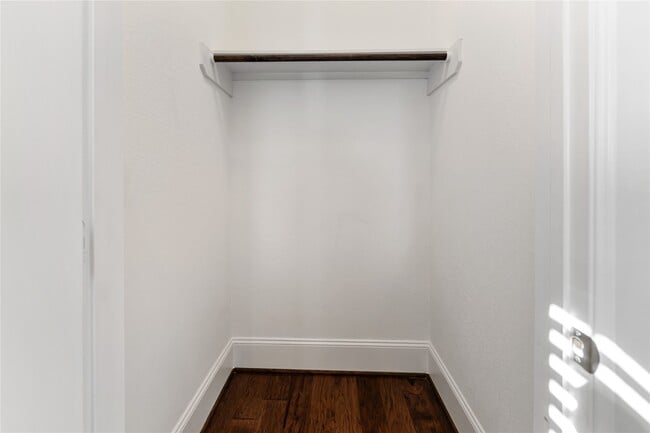 Building Photo - 2720 Church Wood Dr