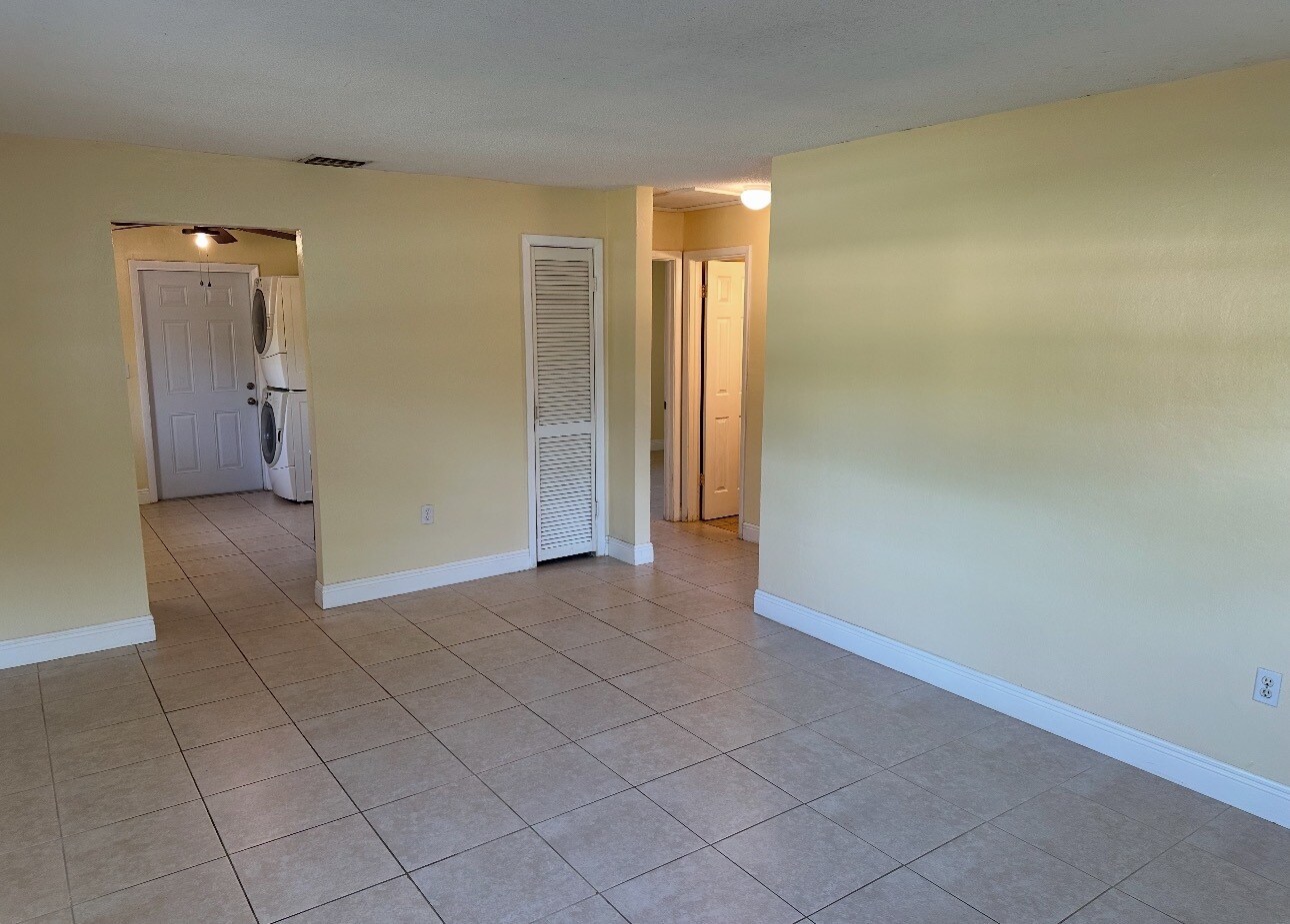 Building Photo - 1734 Gladys St