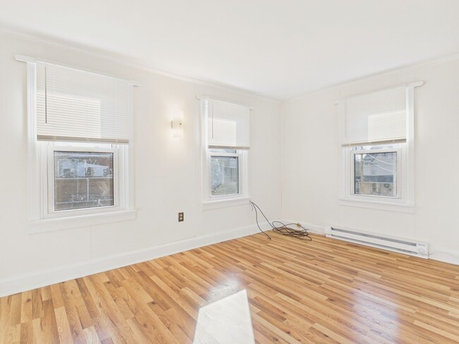 Building Photo - Single Family Home in Middletown