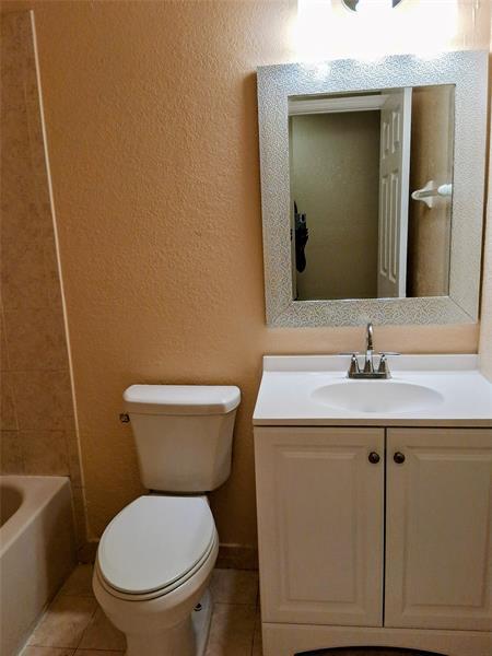 Building Photo - 1425 SE 24th Ct