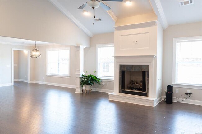 Building Photo - 923 Wheat Ridge Dr
