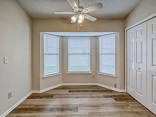 Building Photo - St Johns Rental