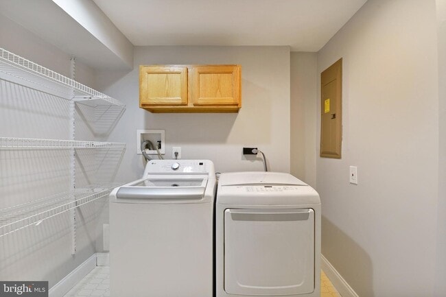 Building Photo - 27 Cutter Cove Ct