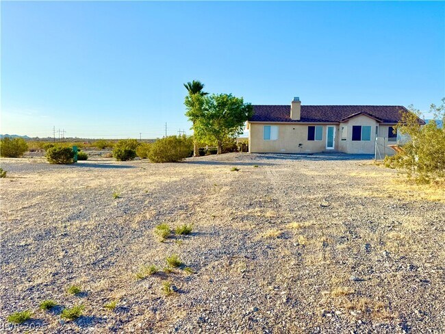 Building Photo - 4467 E Dandelion St