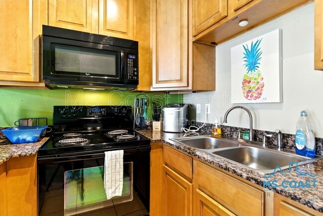 Building Photo - 1131 Century Oaks Dr