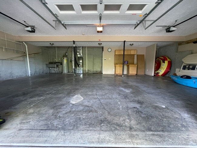 Building Photo - Beautiful Shelbyville Lake House