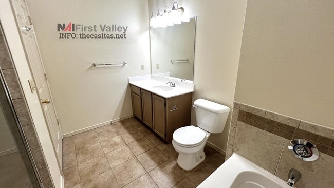 Building Photo - 3 Bedrooms, 2 Baths