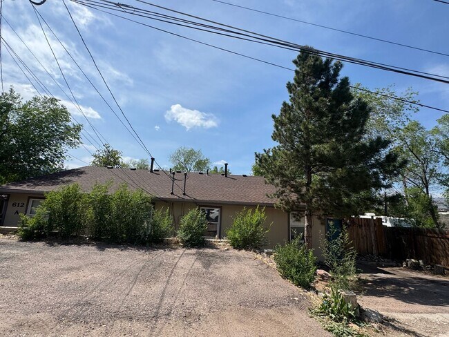 Building Photo - 612 E Las Animas St