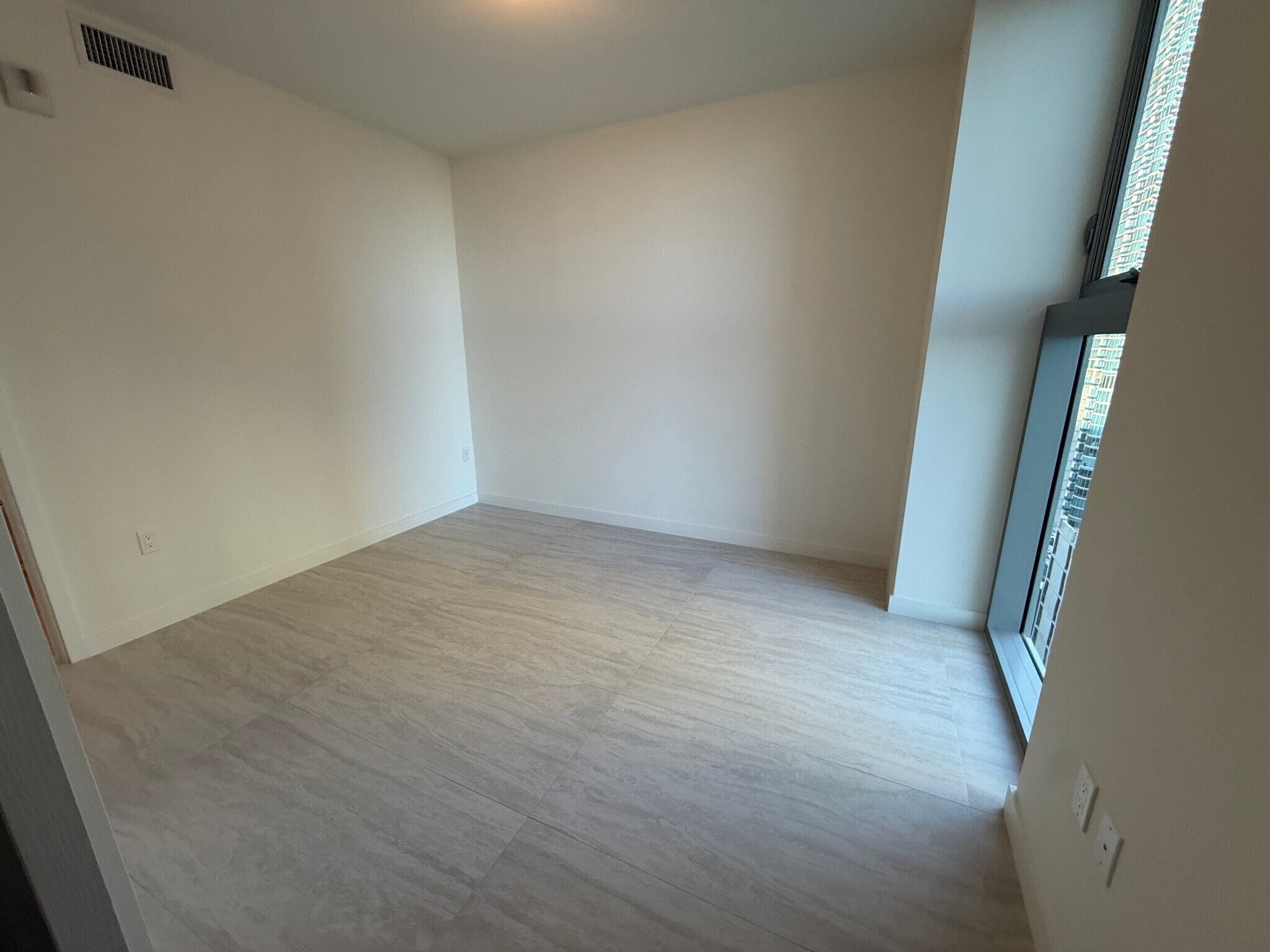 Building Photo - 77 SE 5th St