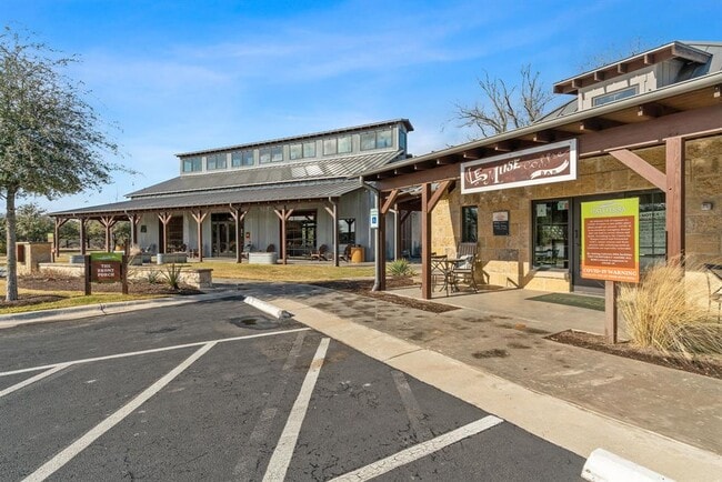 Building Photo - 261 Double L Dr
