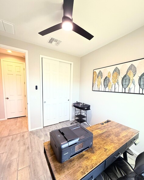 Building Photo - 620 W Calle El Tramo