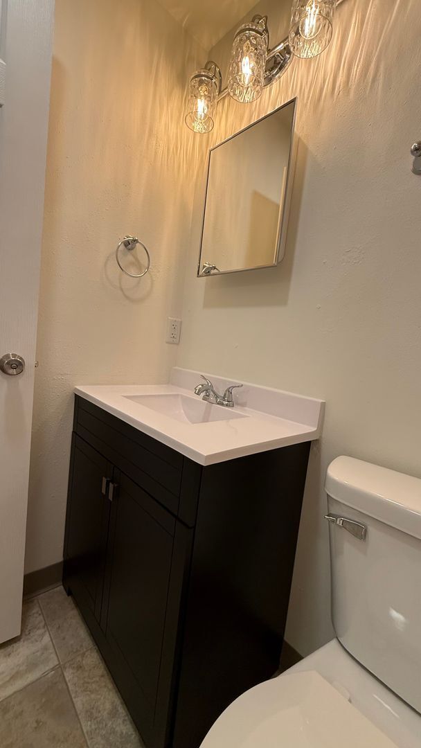 Building Photo - Upper 2 Bedroom - Elkhorn Village Apartments – Comfortable Living, Everyday Convenience