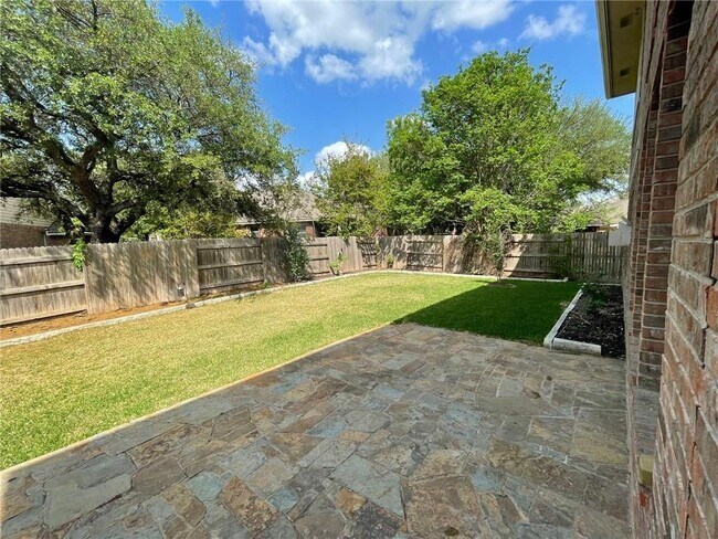 Building Photo - 704 S Frontier Ln