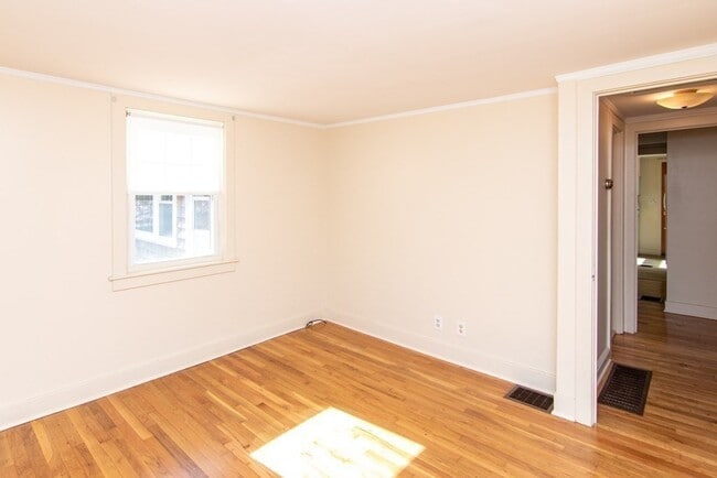 Building Photo - 98 Hillcrest Dr