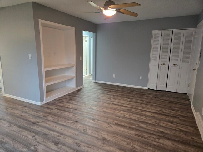Building Photo - 3105 Linwood Ave
