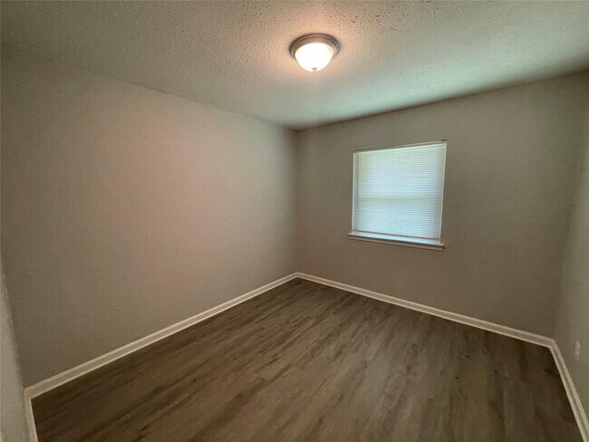 Building Photo - 3 BR/2.5BA | Newly Renovated Single Family Home | 1-Car Covered Parking | Gated backyard