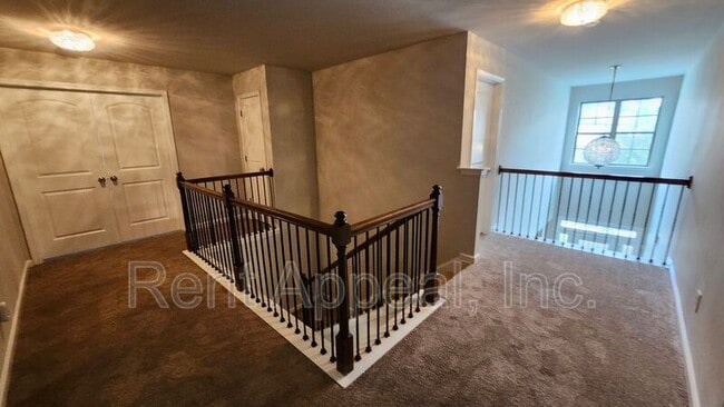 Building Photo - 3523 Woodshade Dr