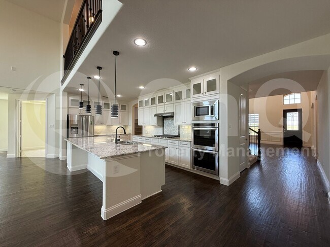 Building Photo - 1165 Clearwater Dr