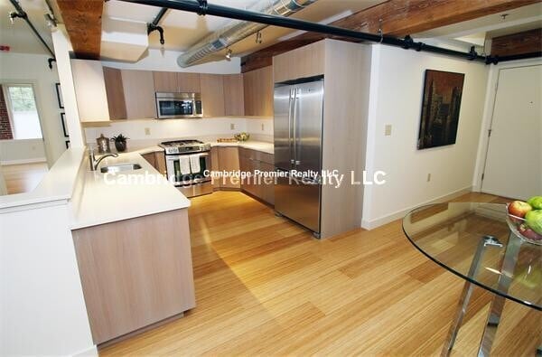 Building Photo - 21 Cottage Park Ave