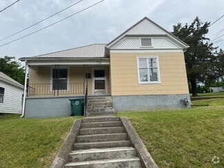 Building Photo - Four bedroom home in Bristol VA