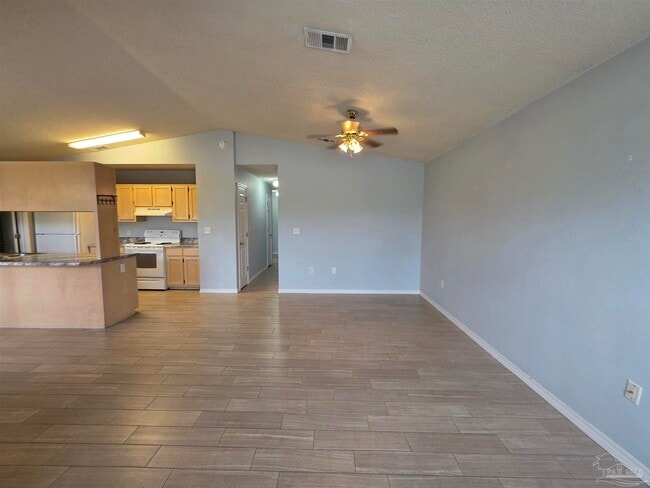 Building Photo - 2111 Karlburg Dr
