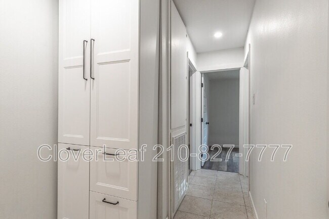 Building Photo - 15410 Wood Sorrel
