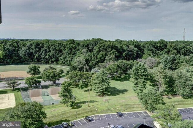 Building Photo - 7401 Westlake Terrace