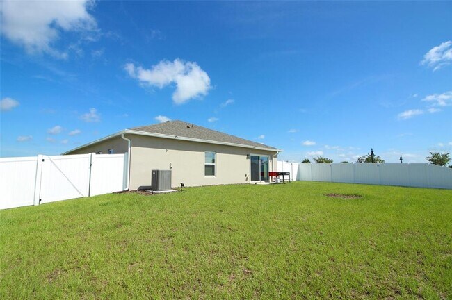Building Photo - 404 Citrine Lp