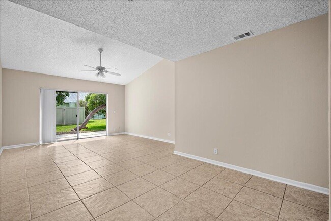 Building Photo - 144 Deerfield Ct