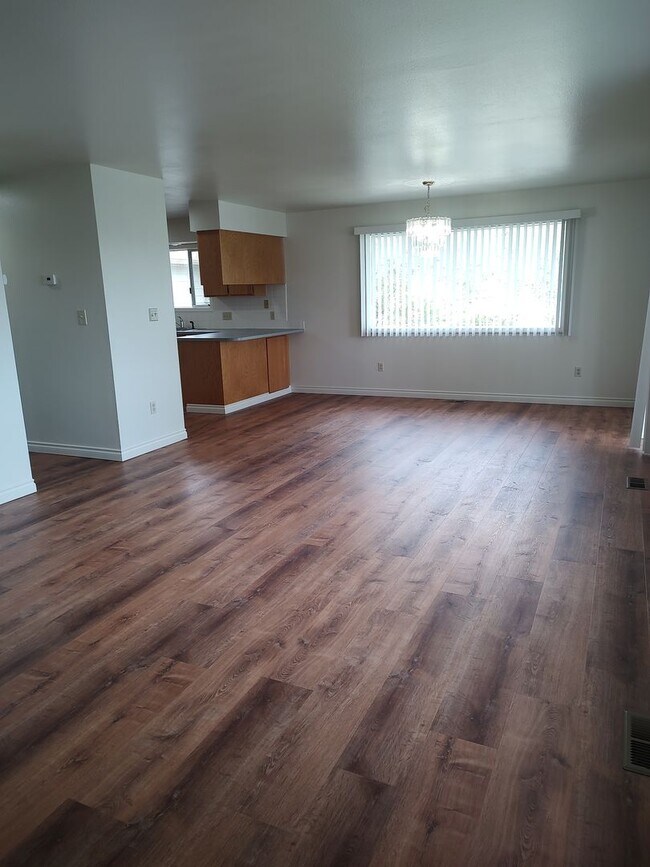 Building Photo - 1439 Terrace Dr