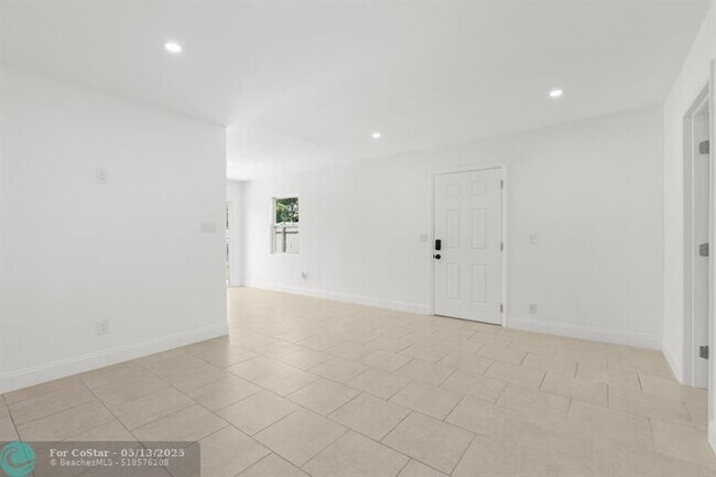 Building Photo - 906 29th St