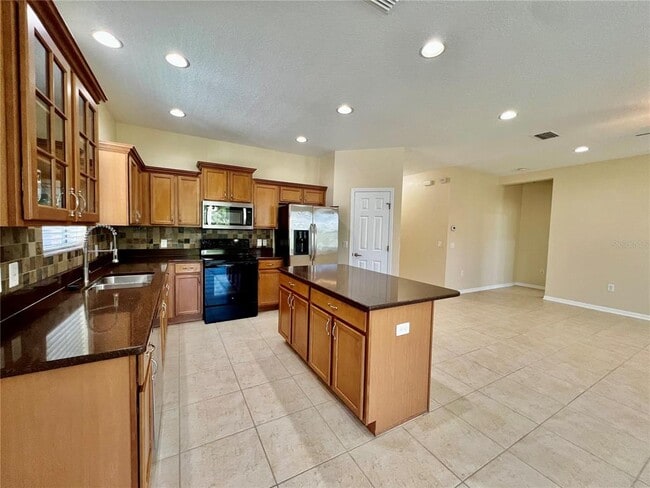 Building Photo - 9606 Oak Glade Ave