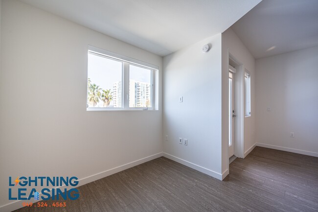 Building Photo - 11405 Chandler Blvd