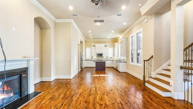Building Photo - 2191 Helsminster Dr