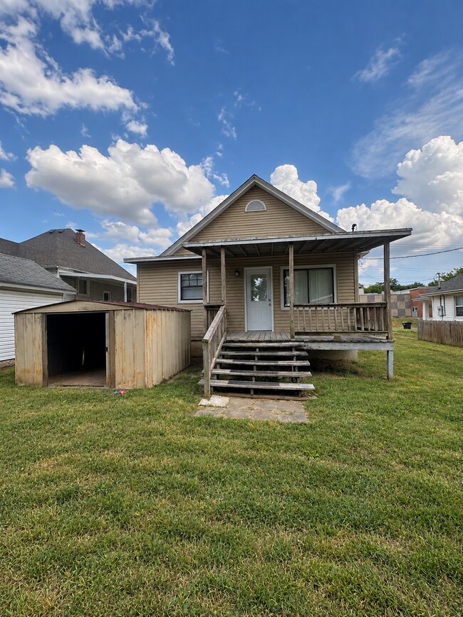Building Photo - 747 S Fort Ave