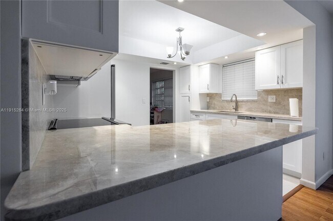 Building Photo - 1318 Castile Ave