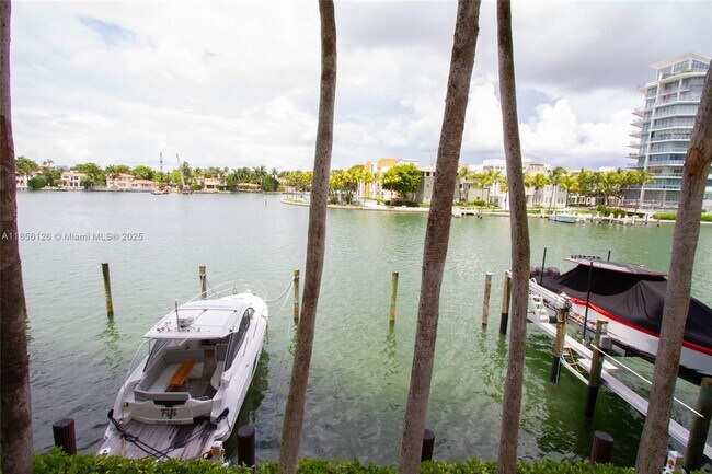 Building Photo - 5900 Collins Ave