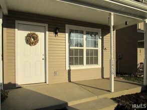 Building Photo - 1436 W 6th St