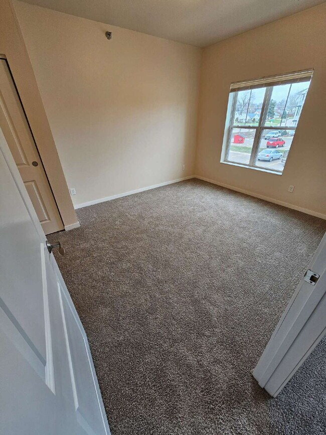 Building Photo - 2 Bedroom | 1 Bathroom 2nd Floor Apartment...