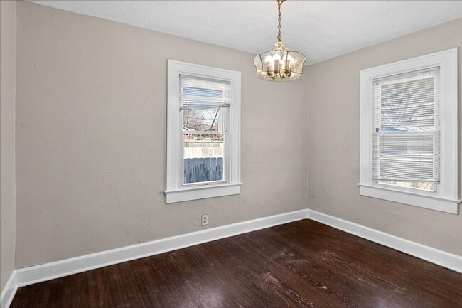 Building Photo - 1011 Lasalle St