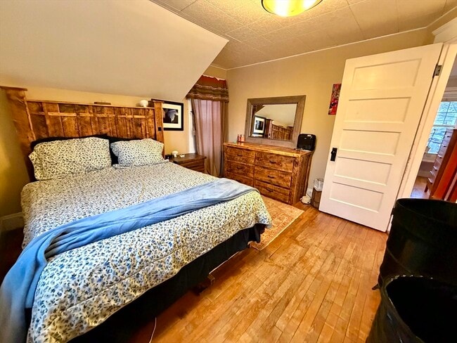 Building Photo - 157 Riverview Ave