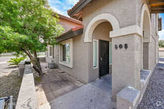 Building Photo - 808 N Revere