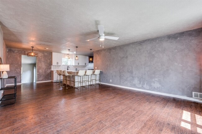 Building Photo - 2031 Brookhaven Dr