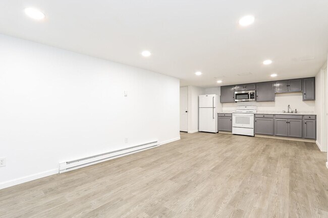 Building Photo - 400 W Bridge St